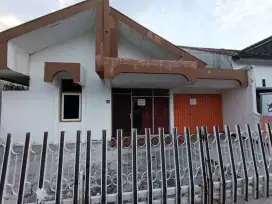 DISEWAKAN RUMAH COCOK UNTUK KANTOR MAINROAD ARCAMANIK BANDUNG