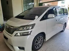 Toyota Vellfire Z  2,4  A/T tahun 2011,Putih, Istimewa,Pribadi, Nego
