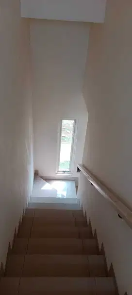 DISEWAKAN RUMAH SUVARNA SUTERA,CLUSTER ELYSIA,TERMURAH !