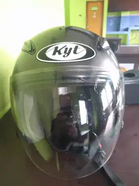 Helm KYT size M
