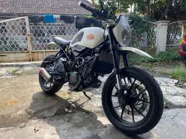 MOTOR CUSTOM STREET TRACKER (BASIC KTM RC 200 2014)