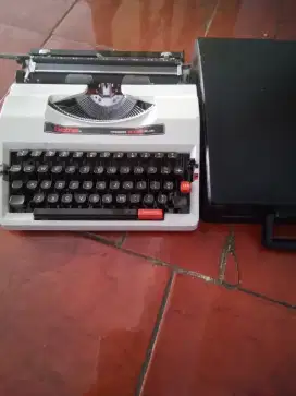 Mesin tik manual masih bagus