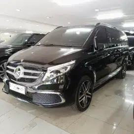 Only 10k miles Mercedes Benz V250 2022 regiz 2023, WARRANTY Mercedes!!