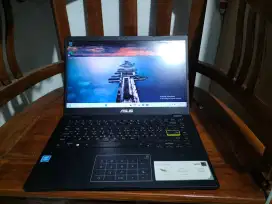 Laptop Asus E410M
