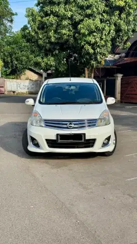 Nissan Grand livina Ultimate 1.5 Matic Tahun 2013 Putih