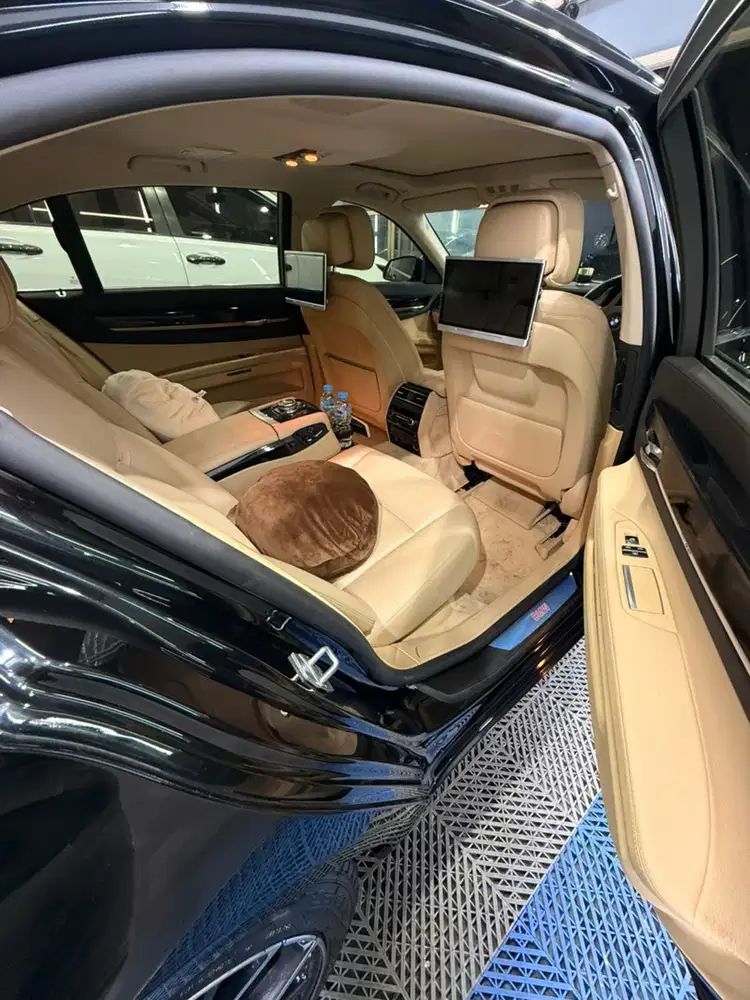 BMW 740Li 2015 Bensin