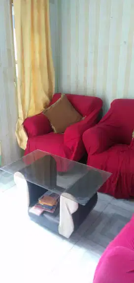 sofa bekas bagus masih ada mejanya juga
