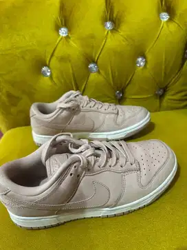 Nike Dunk Low soft pink