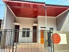 Dijual Rumah Cluster Ter-DEPAN di Boulevard Hijau HI