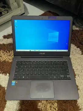 Asus ZENBOOK UX305FA SSD