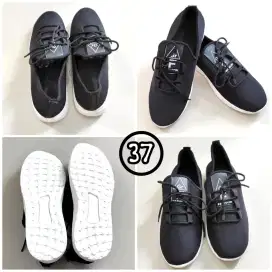 Sepatu Sekolah Hitam Size 37