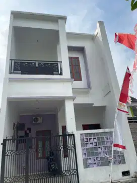 Perum. Marisland,  2 Rumah depan & belakang,  2,5 Lantai, Magelang