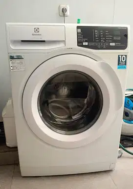 Mesin Cuci 1 tabung Electrolux UltraEco 500