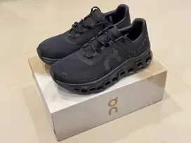 On Cloudmonster Black Ukuran 42