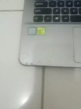 LAPTOP ASUS X 441U