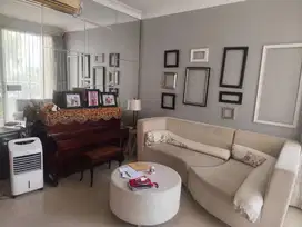 RUMAH PALM BEACH PAKUWON CITY SEMI FURNISH dkt Sutorejo Mulyosari
