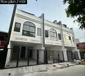 RUMAH 3 LANTAI BEBAS BANJIR - TANJUNG DUREN, JAKARTA BARAT