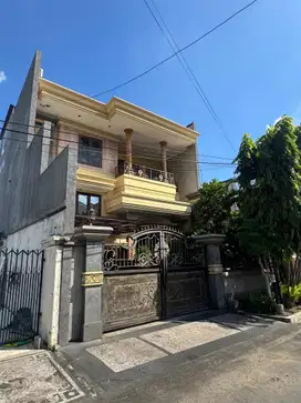 Rumah 3 Lantai Baru Semi Furnish SHM di Kupang Baru