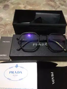 Kacamata Prada Hexagonal