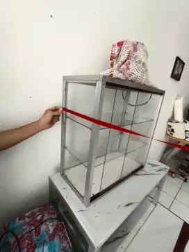 Etalase sliding