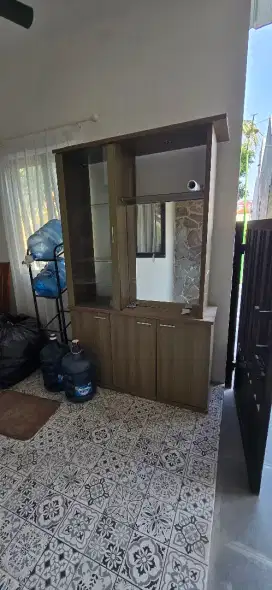 Lemari bipet bekas