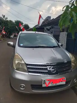 Di jual grand Livina 1.5 AT 2010