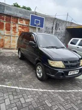 Izusu Panther Hitam 2010
