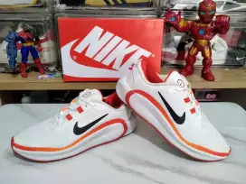 Sepatu Running Jogging Nike size 45