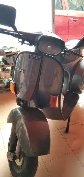 Di Jual Vespa PX 150 Tahun 1994 (Dark Grey)