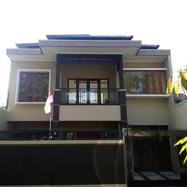 Rumah Modern Minimalis Siap Huni Dalam Komplek Margacinta Bandung.