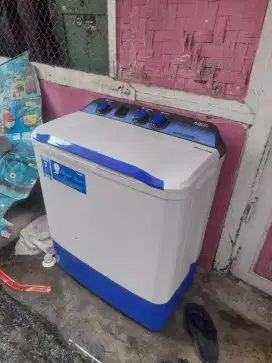 Mesin cuci merak Aqua