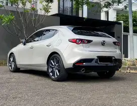 Mazda 3 2.0 SKYACTIV-G HB 2022 Like NEW Kredit Cash BERGARANSI