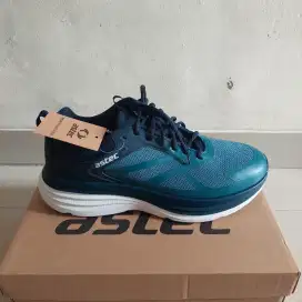 Sepatu running astec lima size 44 NEW