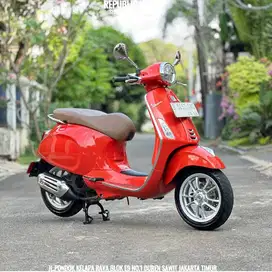 DIJUAL CEPAT Vespa PRMAVERA 150 IGET ABS FACELIFT 2022 WARNA ORANGE