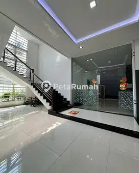 DIJUAL VILLA LUX FULL FURNISH DI KOMPLEK CEMARA ASRI (DEWI NATALIA)