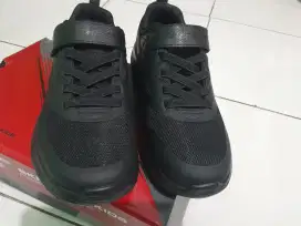 Sepatu skechers kids
