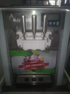 Mesin soft ice cream