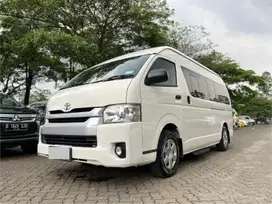 KM ANTIK 32RB, TOYOTA HIACE COMMUTER MT MANUAL 2020 PUTIH