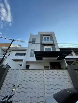 RUMAH SEMI FURNISHED CAKEP BANDENGAN SELATAN JAKARTA UTARA