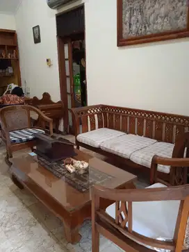 rumah minimalis di JL  Taman Penisulla Bekasi
