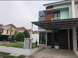 Dijual Rumah Tingkat Hook Cluster Lavesh di Harapan Indah 2