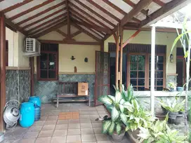 rumah dengan lingkungan asri di bekasi selatan