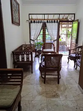 Rumah dekat dengan pusat kota - Bekasi
