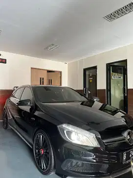 Mercedes Benz AMG A45