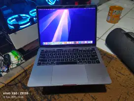 Macbook Pro 2018 Touchbar 8/256 Normal Bisa Tuker Tambah