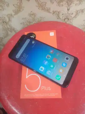 Xiaomi redmi 5 plus ram 3/32 normal semua nya hp sm dus saja