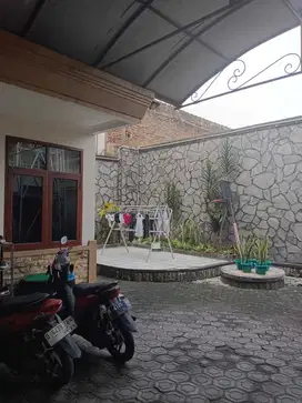 Dijual Rumah Luas di Taman Kopo Indah, Bandung
