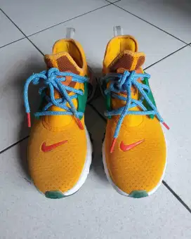 Sepatu Nike ori Bekas