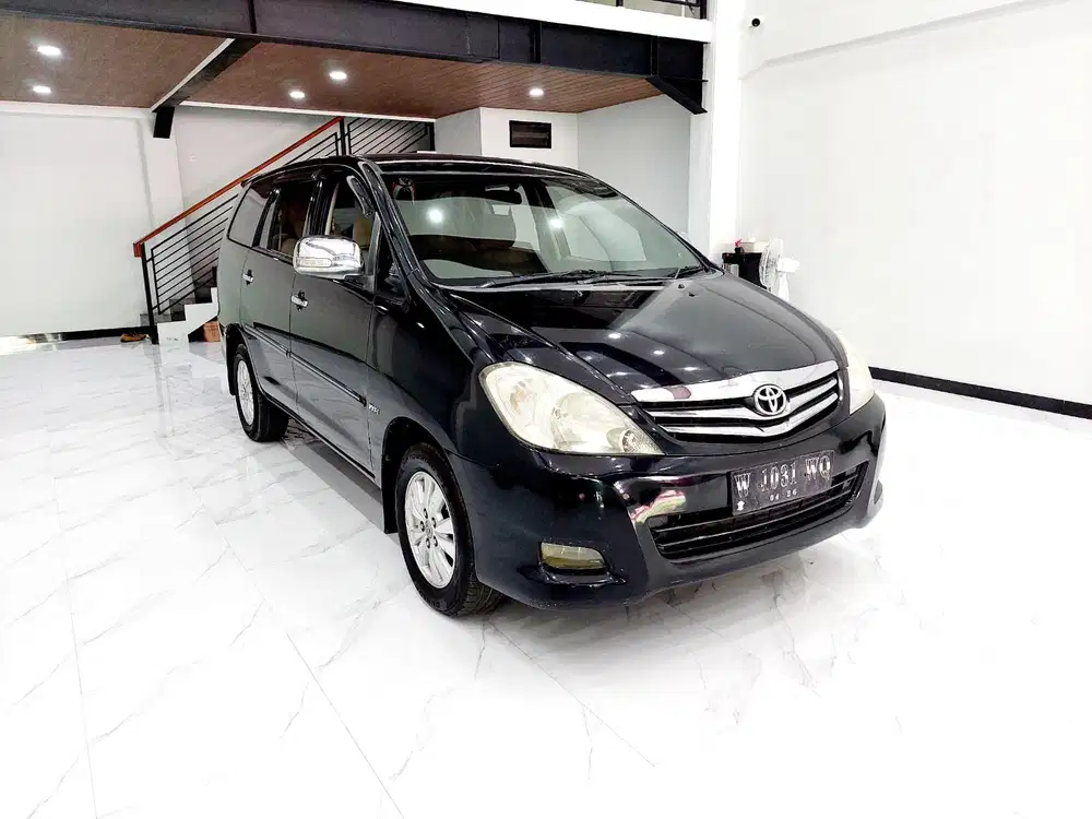 T. KIJANG INNOVA 2.0 V BENSIN AT 2011 bisa DP minim
