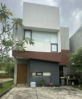 RUMAH MODERN MINIMALIS DI AMANTERRA TOWN HOUSE, SAWANGAN, DEPOK